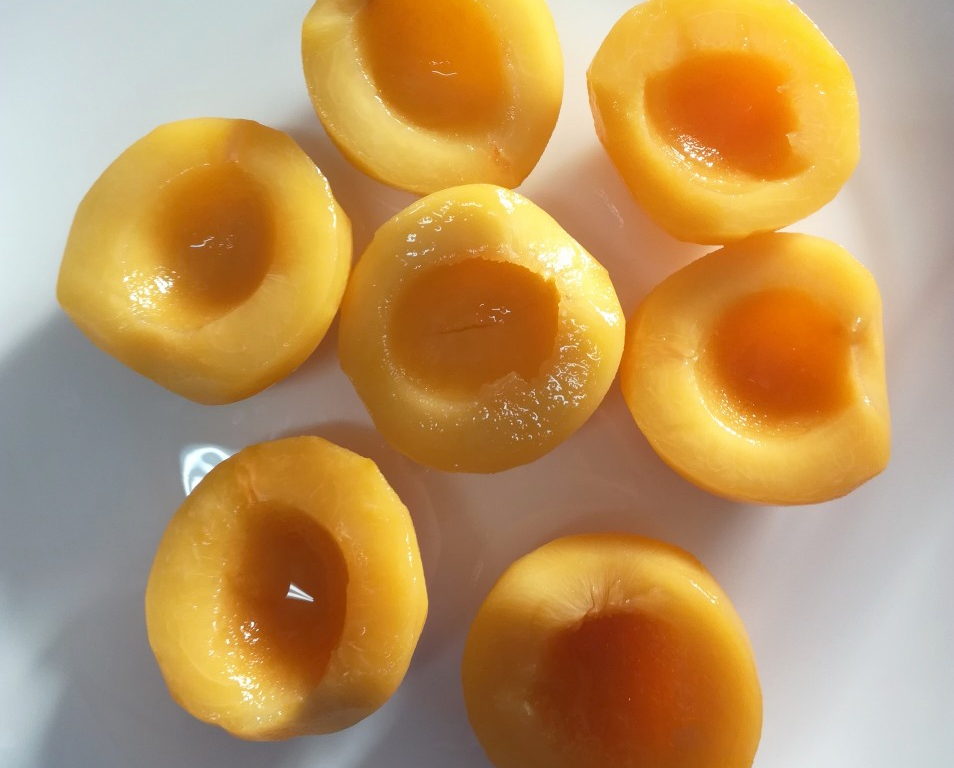 Peach halves in light syrup
